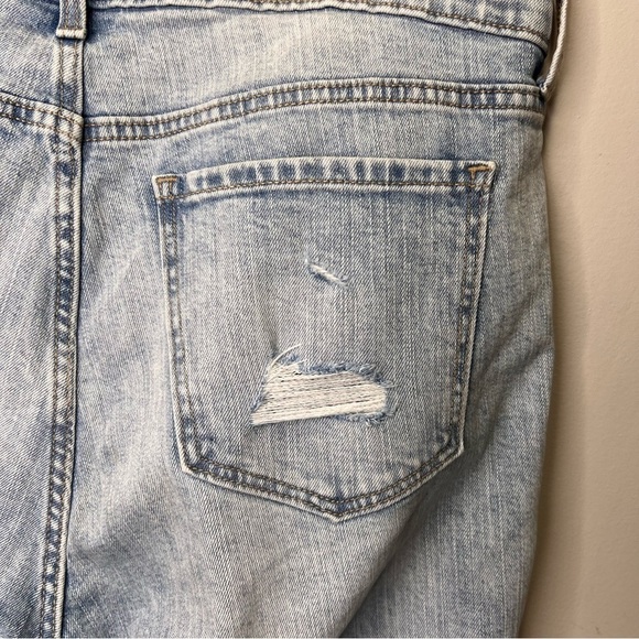 Old Navy Mid Rise Boyfriend Distressed Jeans Size 14 - Picture 6 of 12